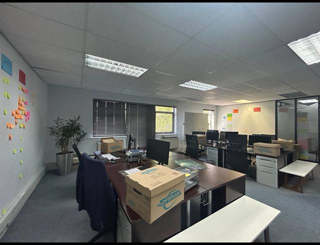 881M² OFFICE TO LET IN NEWLANDS